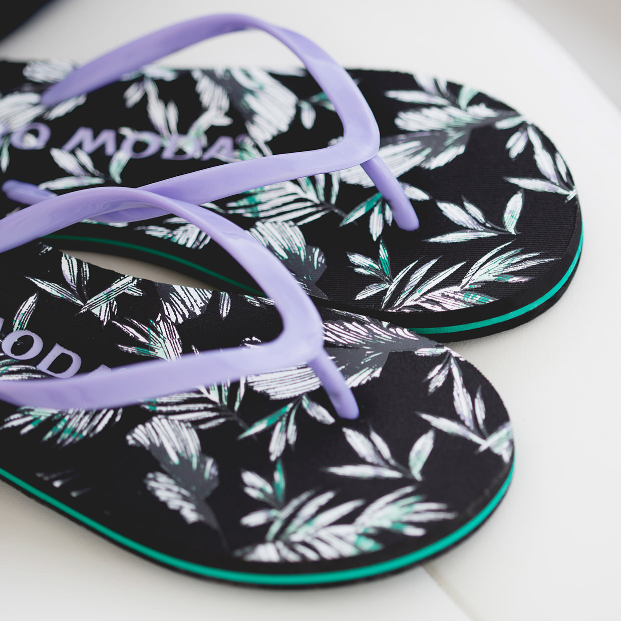 Silver Icing Flash Sale: How to Remain Stylish in Flip Flops