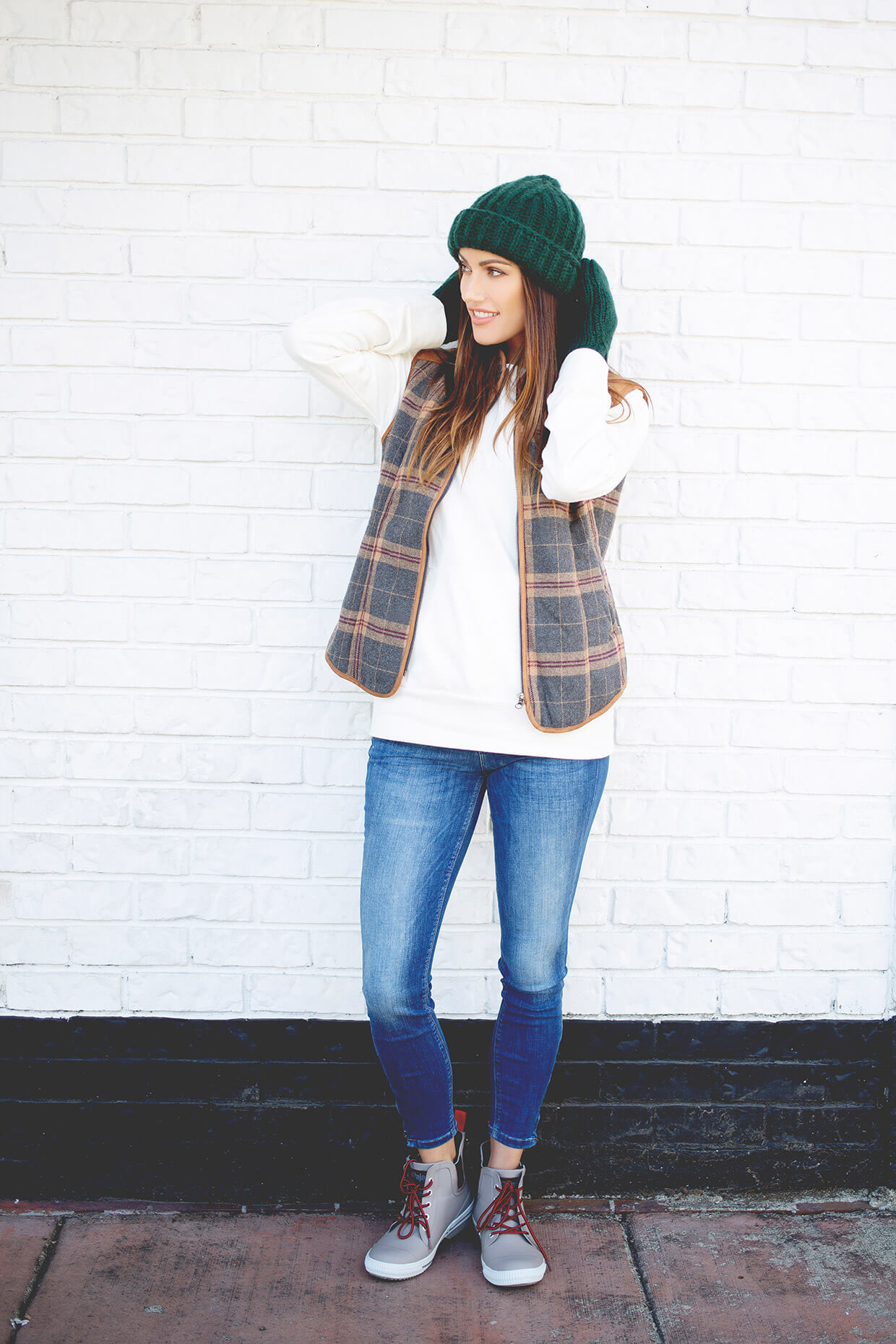 Plaid Vest Looks from Fall to Winter